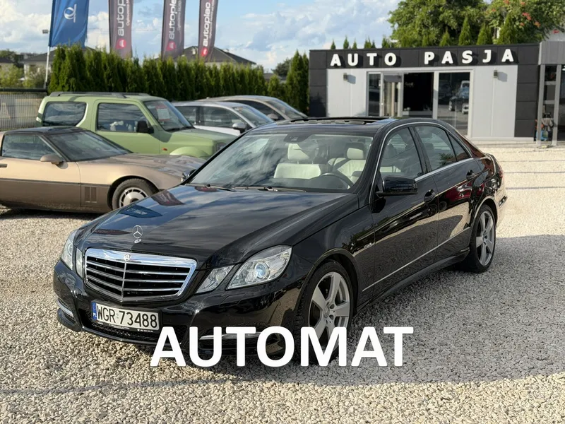 Mercedes E 220 BlueTEC 7G-TRONIC Avantgarde 2011